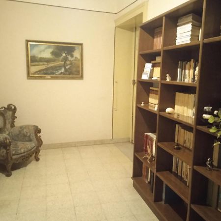 مبيت وإفطار كاتانيا Bed And Books Isabella المظهر الخارجي الصورة
