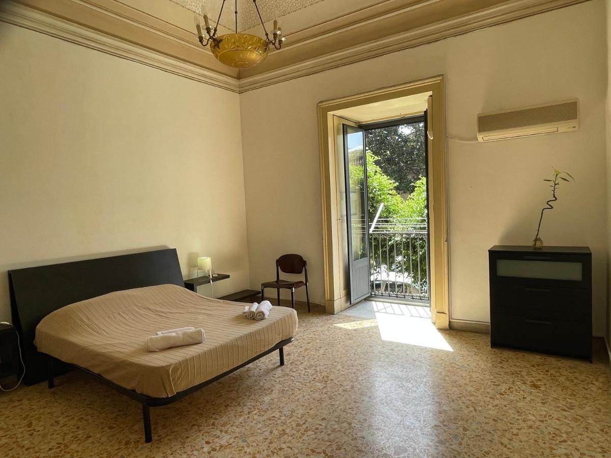 مبيت وإفطار كاتانيا Bed And Books Isabella المظهر الخارجي الصورة