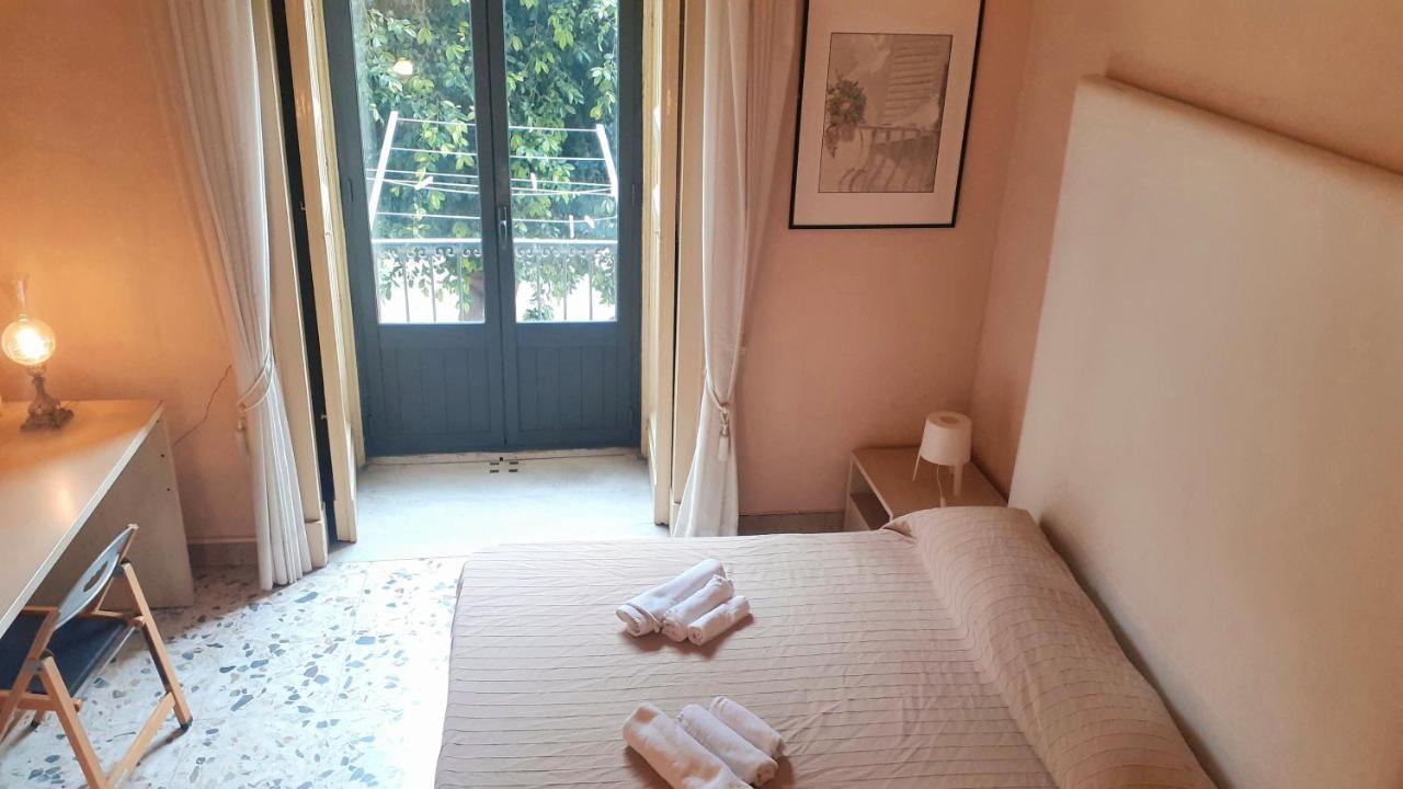 مبيت وإفطار كاتانيا Bed And Books Isabella المظهر الخارجي الصورة