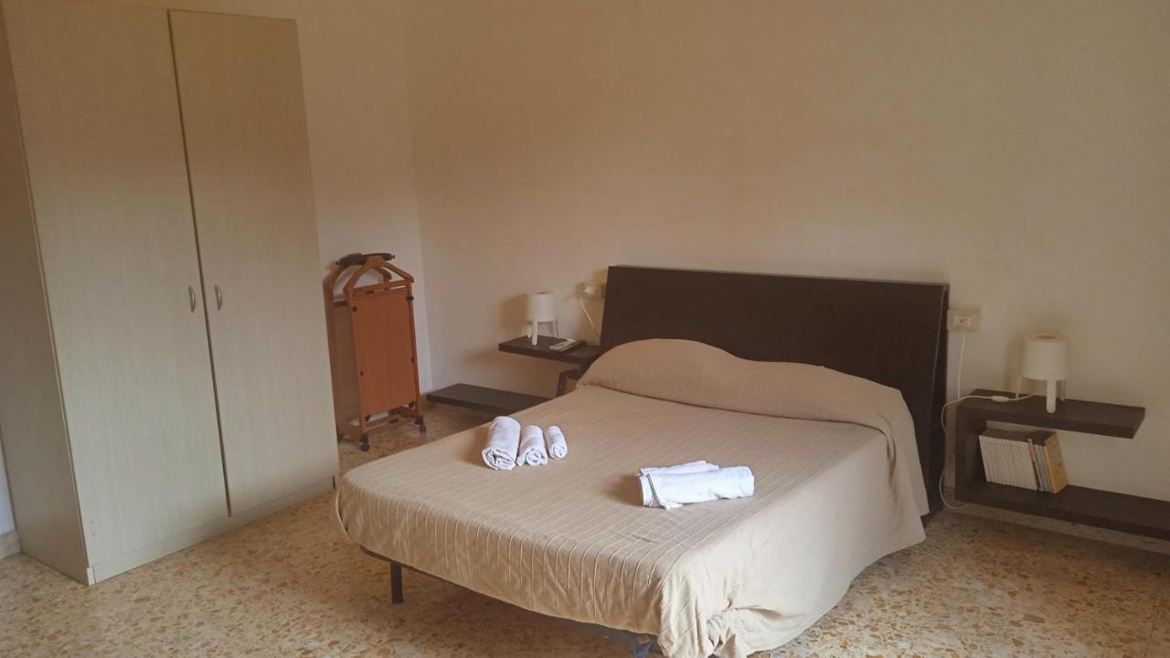 مبيت وإفطار كاتانيا Bed And Books Isabella المظهر الخارجي الصورة
