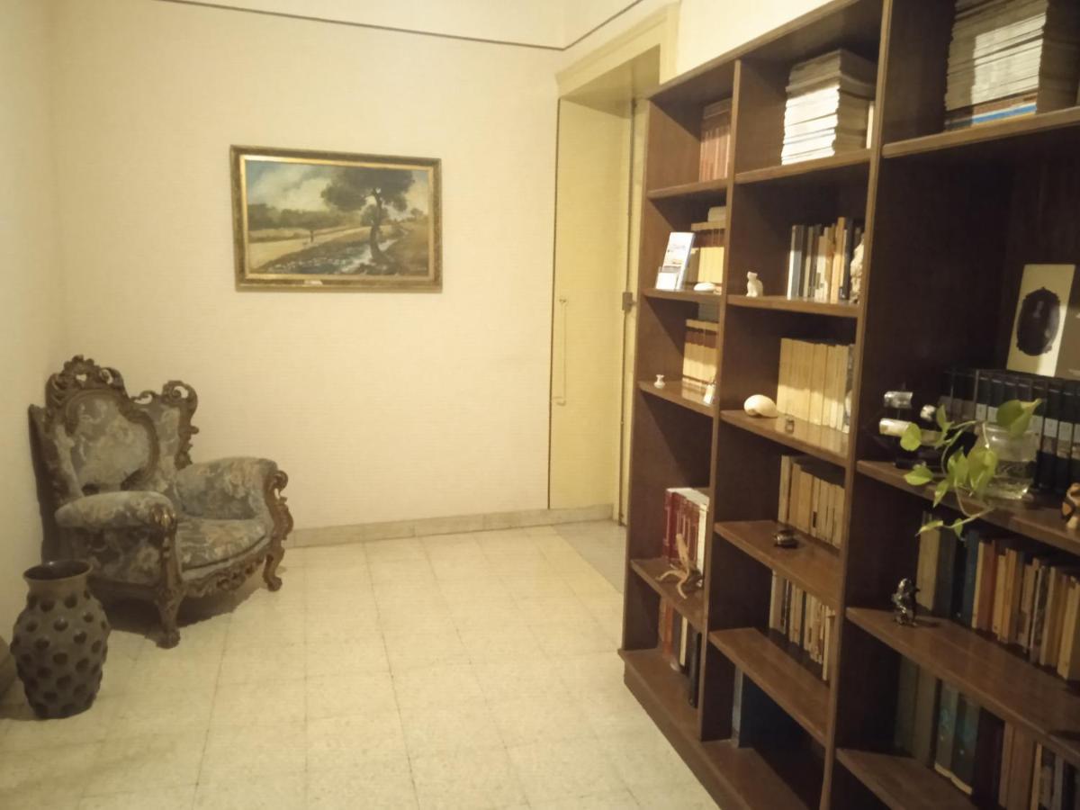 مبيت وإفطار كاتانيا Bed And Books Isabella المظهر الخارجي الصورة